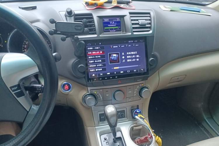 Used Toyota Highlander 2012 2.7L Two-Wheel Drive 5-Seater Sport Edition Audio And AC Panel