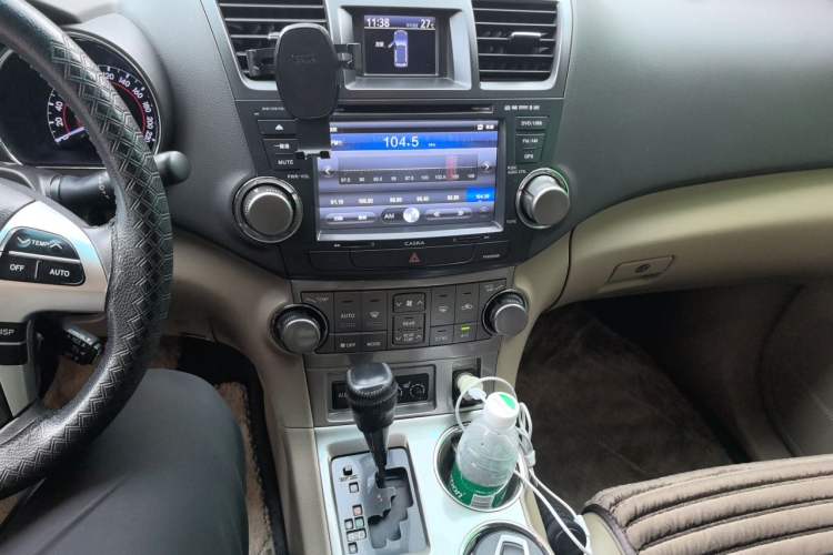 Used Toyota Highlander 2012 2.7L Two-Wheel Drive 7-Seater Luxury Edition Audio And AC Panel