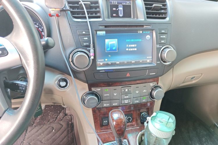 Used Toyota Highlander 2012 2.7L Two-Wheel Drive 7-Seater Luxury Edition Audio And AC Panel