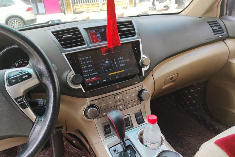 Used Toyota Highlander 2012 2.7L Two-Wheel Drive 7-Seater Luxury Edition Audio And AC Panel