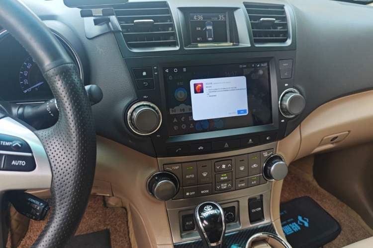 Used Toyota Highlander 2012 2.7L Two-Wheel Drive 7-Seater Luxury Edition Audio And AC Panel