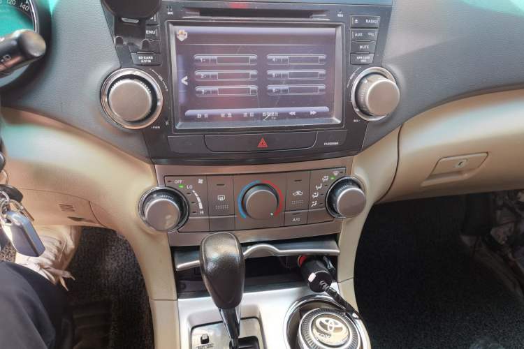 Used Toyota Highlander 2012 2.7L 2WD 5-Seater Elite Edition Audio And AC Panel