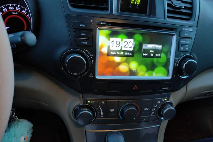 Used Toyota Highlander 2012 2.7L 2WD 5-Seater Elite Edition Audio And AC Panel