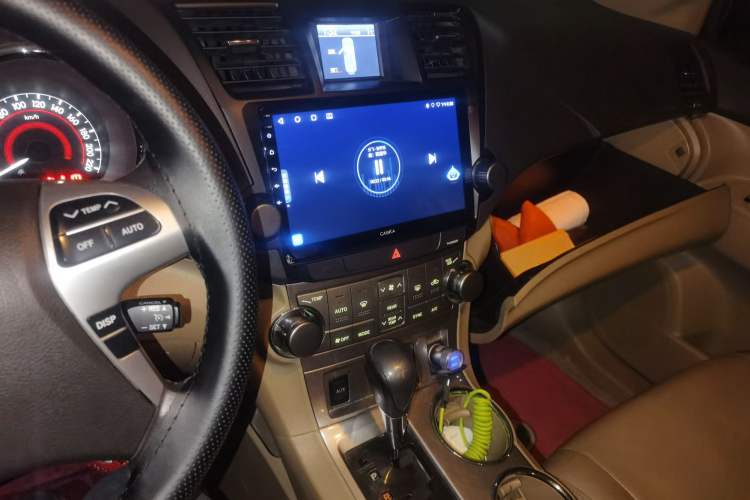 Used Toyota Highlander 2012 2.7L Two-Wheel Drive 7-Seater Luxury Edition Audio And AC Panel