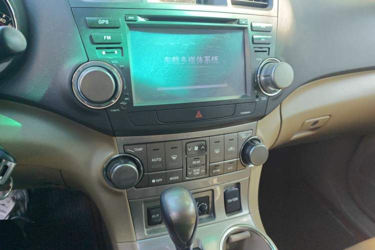 Used Toyota Highlander 2012 2.7L Two-Wheel Drive 7-Seater Luxury Edition Audio And AC Panel
