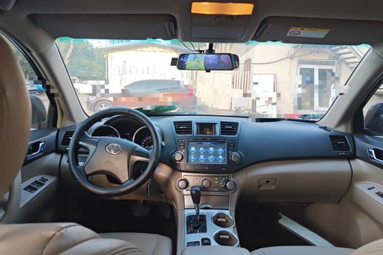 Used Toyota Highlander 2012 2.7L 2WD 5-Seater Elite Edition Center Console