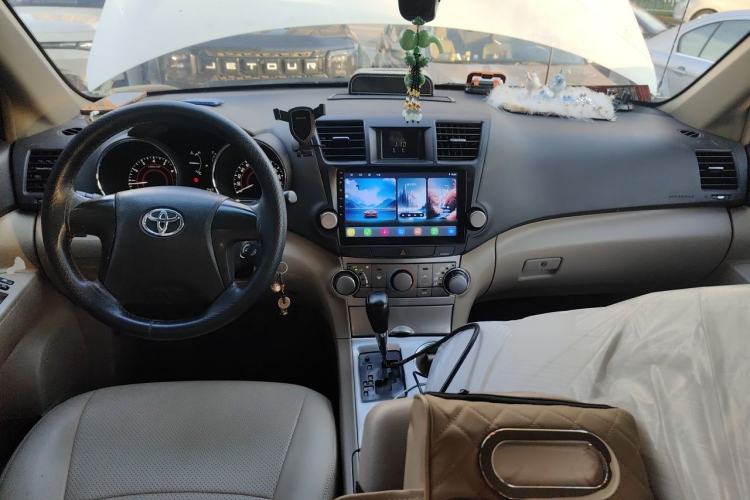 Used Toyota Highlander 2012 2.7L 2WD 5-Seater Elite Edition Center Console