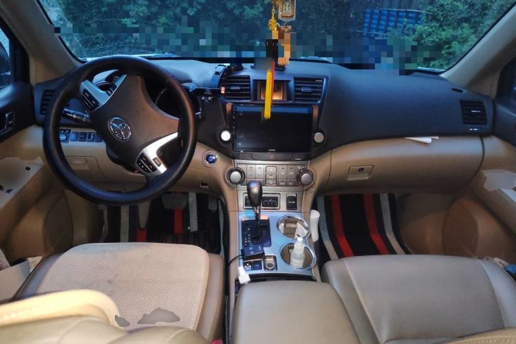Used Toyota Highlander 2012 2.7L Two-Wheel Drive 7-Seater Luxury Edition Center Console