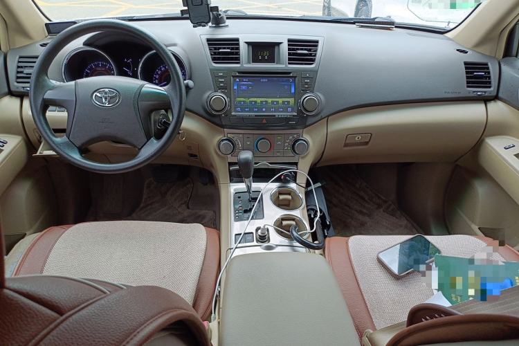 Used Toyota Highlander 2012 2.7L 2WD 5-Seater Elite Edition Center Console