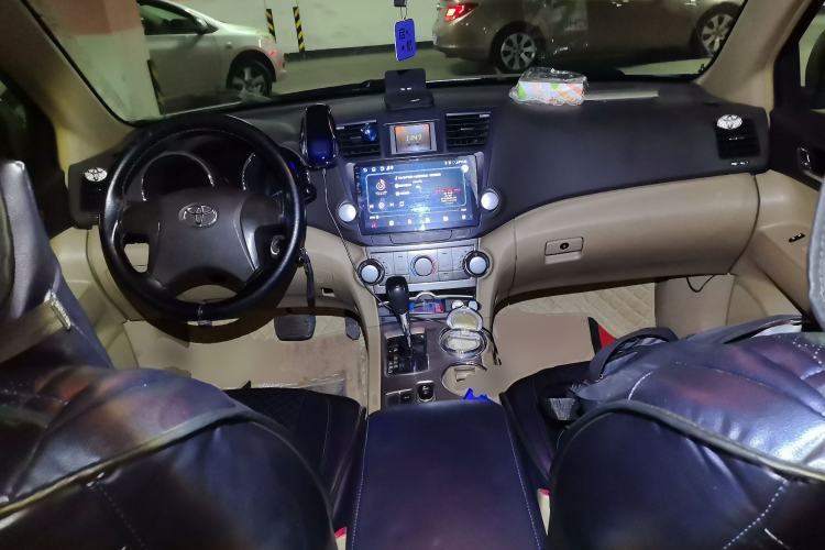 Used Toyota Highlander 2012 2.7L 2WD 5-Seater Elite Edition Center Console