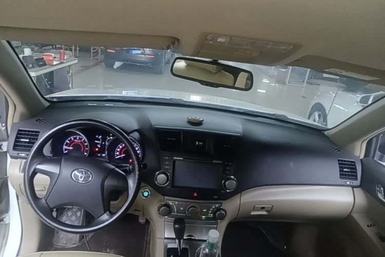 Used Toyota Highlander 2012 2.7L 2WD 5-Seater Elite Edition Center Console