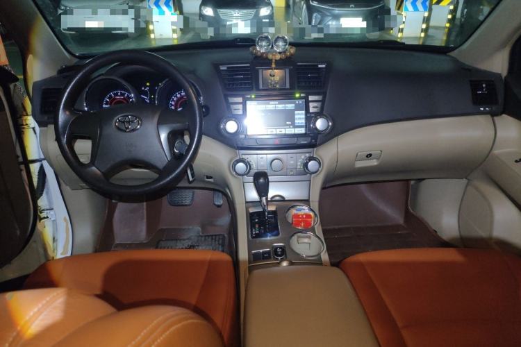 Used Toyota Highlander 2012 2.7L 2WD 5-Seater Elite Edition Center Console