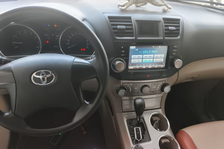 Used Toyota Highlander 2012 2.7L 2WD 5-Seater Elite Edition Center Console