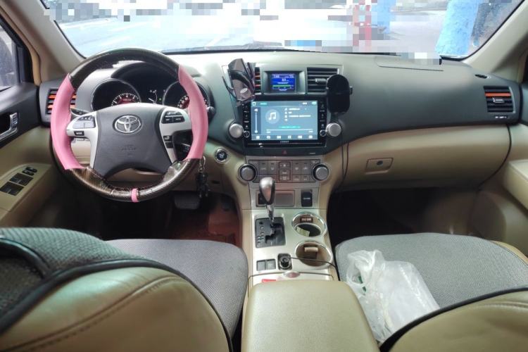Used Toyota Highlander 2012 2.7L Two-Wheel Drive 7-Seater Luxury Edition Center Console