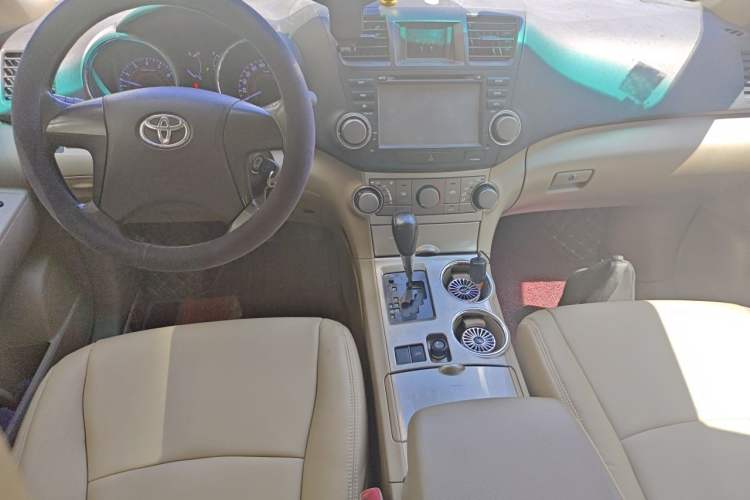 Used Toyota Highlander 2012 2.7L 2WD 5-Seater Elite Edition Center Console