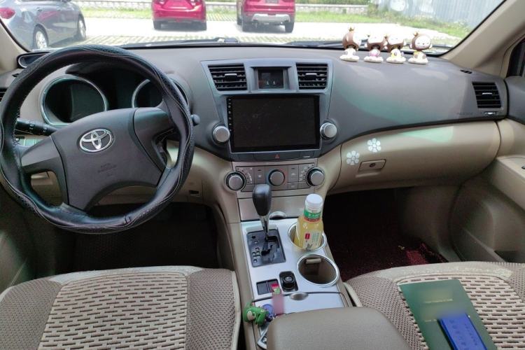 Used Toyota Highlander 2012 2.7L 2WD 5-Seater Elite Edition Center Console
