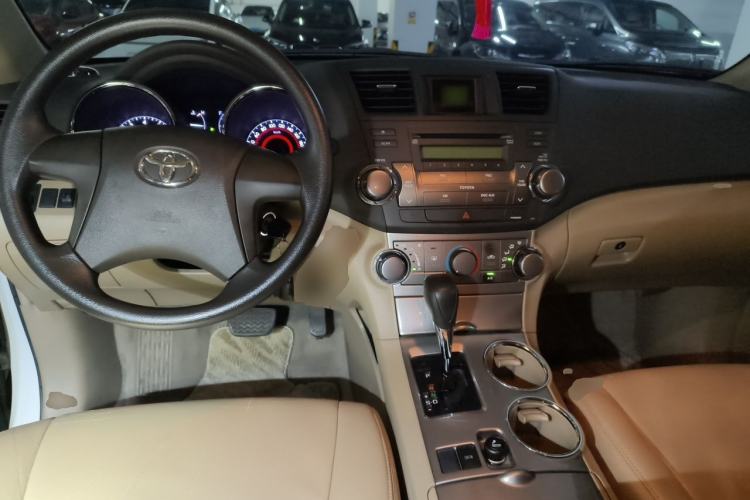 Used Toyota Highlander 2012 2.7L 2WD 5-Seater Elite Edition Center Console