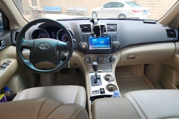 Used Toyota Highlander 2012 2.7L 2WD 5-Seater Elite Edition Center Console
