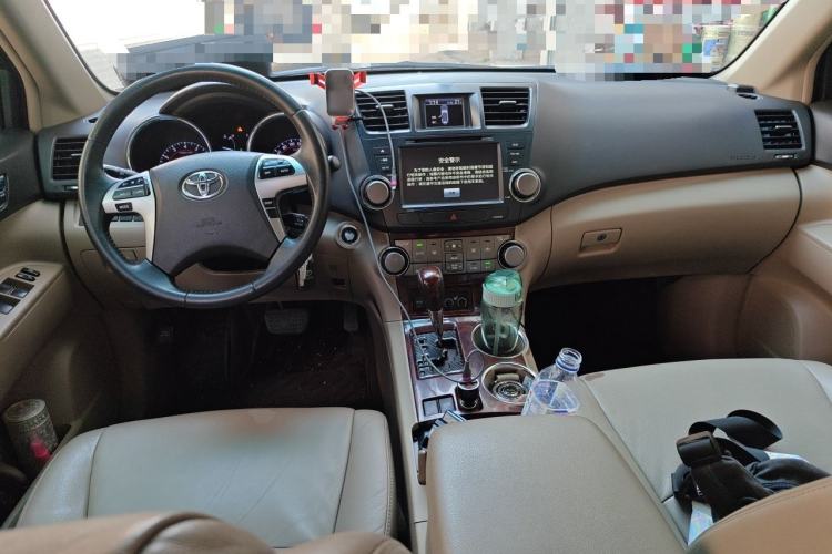 Used Toyota Highlander 2012 2.7L Two-Wheel Drive 7-Seater Luxury Edition Center Console
