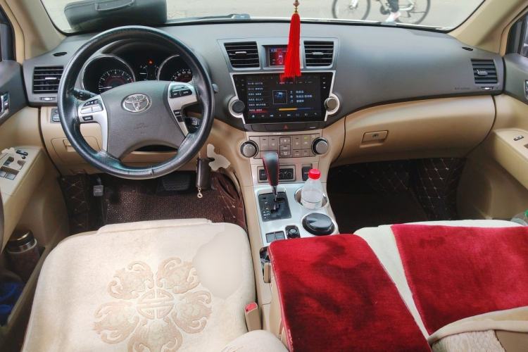 Used Toyota Highlander 2012 2.7L Two-Wheel Drive 7-Seater Luxury Edition Center Console