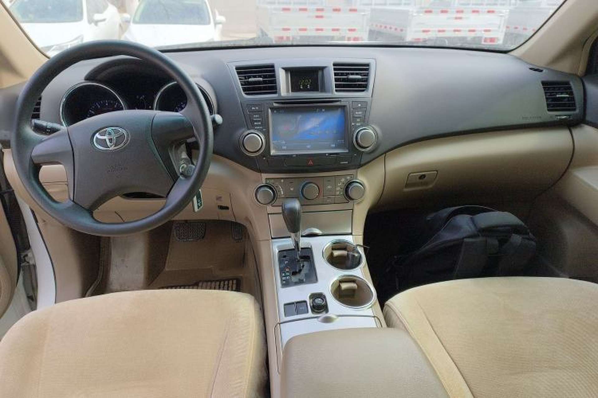 Used Toyota Highlander 2012 2.7L 2WD 5-Seater Elite Edition Center Console