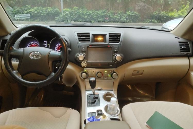 Used Toyota Highlander 2012 2.7L 2WD 5-Seater Elite Edition Center Console