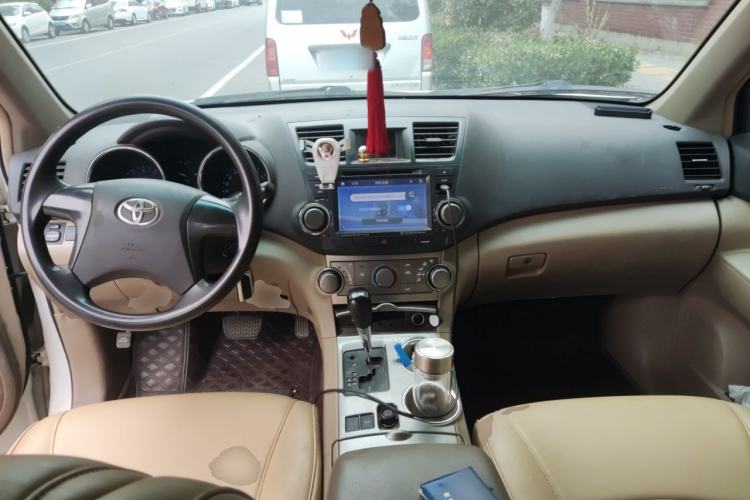 Used Toyota Highlander 2012 2.7L 2WD 5-Seater Elite Edition Center Console