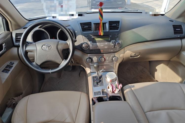 Used Toyota Highlander 2012 2.7L 2WD 5-Seater Elite Edition Center Console