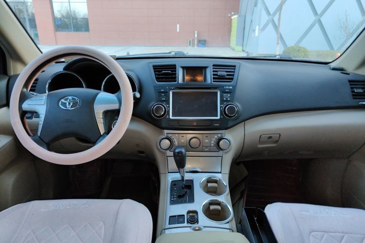 Used Toyota Highlander 2012 2.7L 2WD 5-Seater Elite Edition Center Console