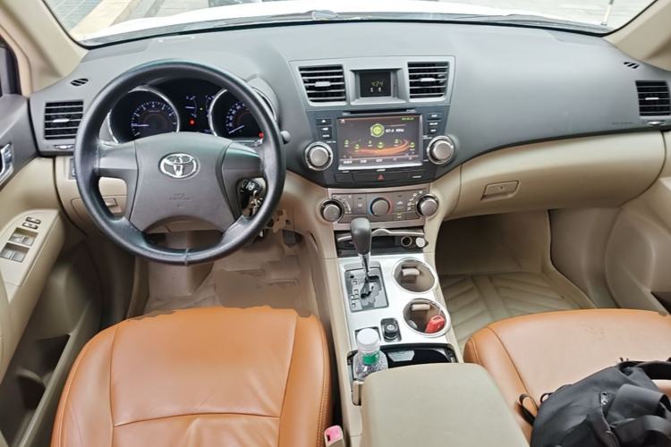 Used Toyota Highlander 2012 2.7L 2WD 5-Seater Elite Edition Center Console