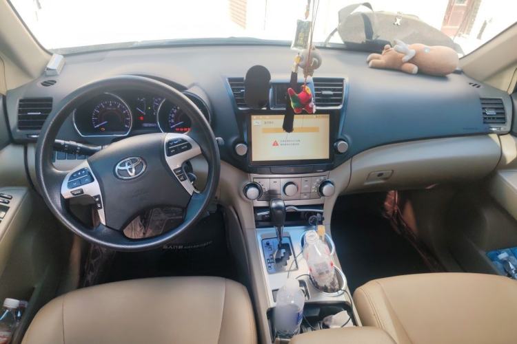 Used Toyota Highlander 2012 2.7L 2WD 5-Seater Elite Edition Center Console