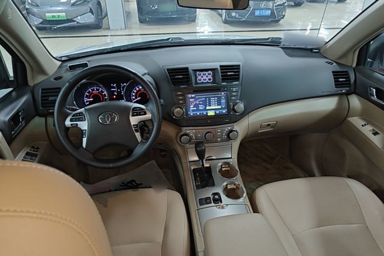 Used Toyota Highlander 2012 2.7L 2WD 5-Seater Elite Edition Center Console