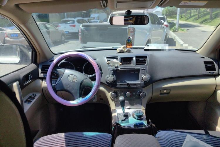 Used Toyota Highlander 2012 2.7L 2WD 5-Seater Elite Edition Center Console