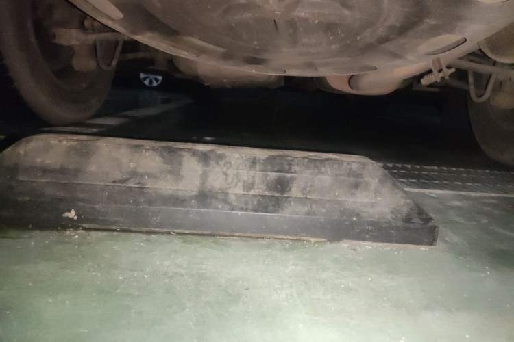 Used Toyota Highlander 2012 2.7L 2WD 5-Seater Elite Edition Chassis Front Left