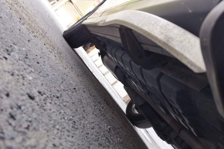 Used Toyota Highlander 2012 2.7L 2WD 5-Seater Elite Edition Chassis Front Right