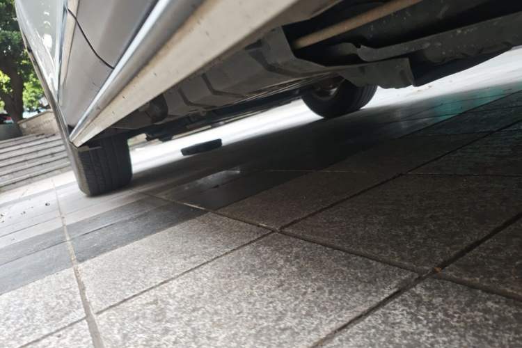Used Toyota Highlander 2012 2.7L Two-Wheel Drive 7-Seater Elite Edition Chassis Rear Left