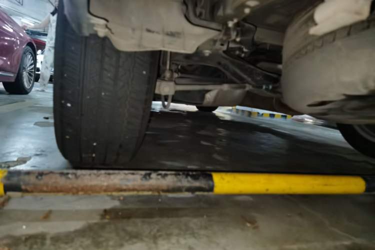 Used Toyota Highlander 2012 2.7L Two-Wheel Drive 5-Seater Sport Edition Chassis Rear Left