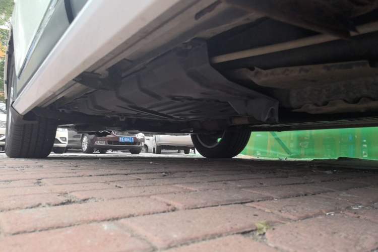 Used Toyota Highlander 2012 2.7L Two-Wheel Drive 7-Seater Luxury Edition Chassis Rear Left