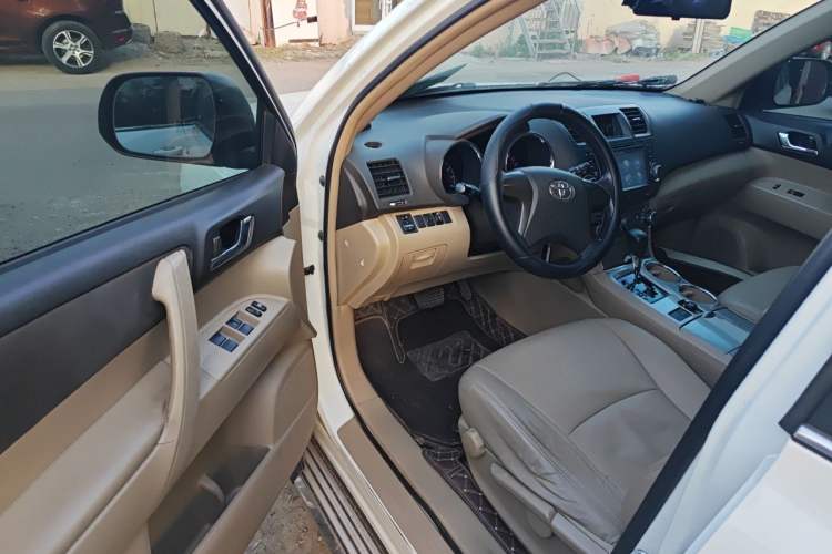 Used Toyota Highlander 2012 2.7L 2WD 5-Seater Elite Edition Driver Seat