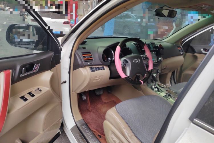 Used Toyota Highlander 2012 2.7L Two-Wheel Drive 7-Seater Luxury Edition Driver Seat