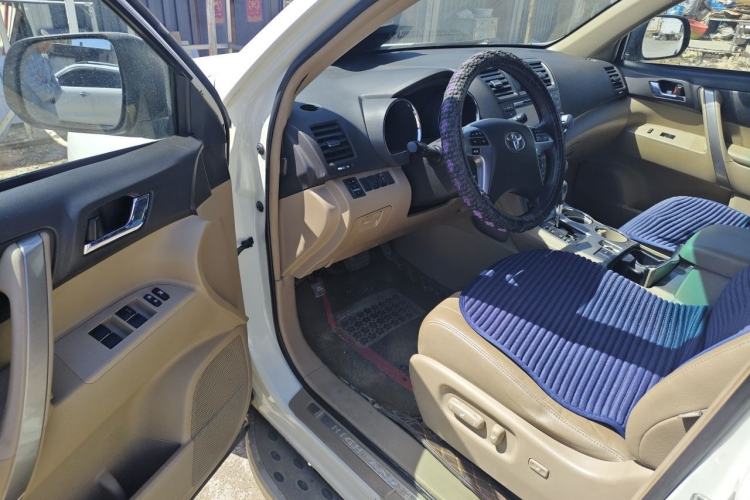 Used Toyota Highlander 2012 2.7L Two-Wheel Drive 7-Seater Luxury Edition Driver Seat
