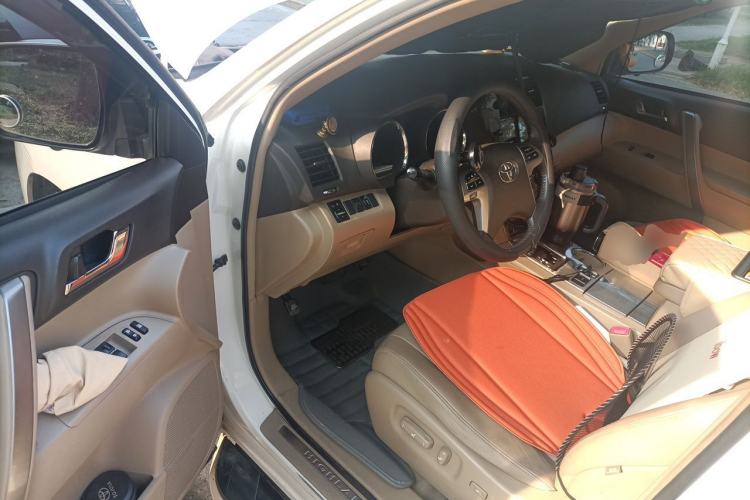 Used Toyota Highlander 2012 2.7L Two-Wheel Drive 7-Seater Luxury Edition Driver Seat
