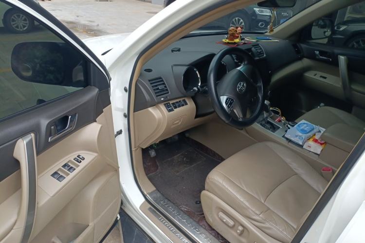 Used Toyota Highlander 2012 2.7L Two-Wheel Drive 5-Seater Sport Edition Driver Seat