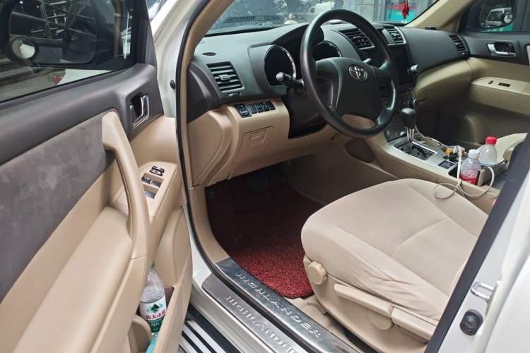 Used Toyota Highlander 2012 2.7L Two-Wheel Drive 7-Seater Elite Edition Driver Seat