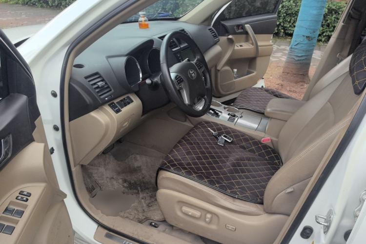 Used Toyota Highlander 2012 2.7L Two-Wheel Drive 7-Seater Luxury Edition Driver Seat