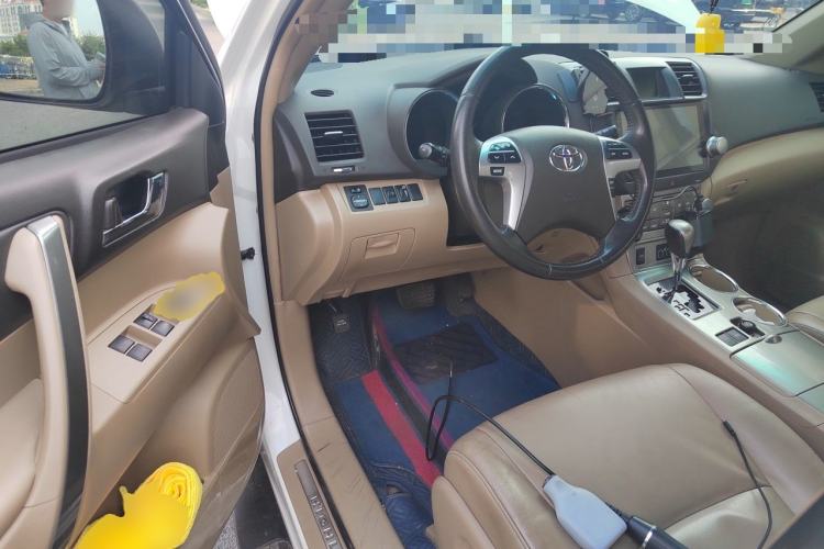 Used Toyota Highlander 2012 2.7L Two-Wheel Drive 7-Seater Luxury Edition Driver Seat