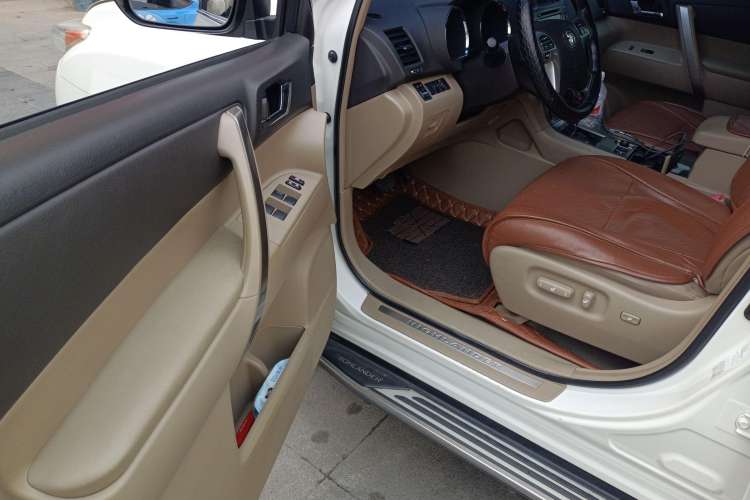 Used Toyota Highlander 2012 3.5L 4x4 7-Seater Luxury Edition with Navigation Driver Seat