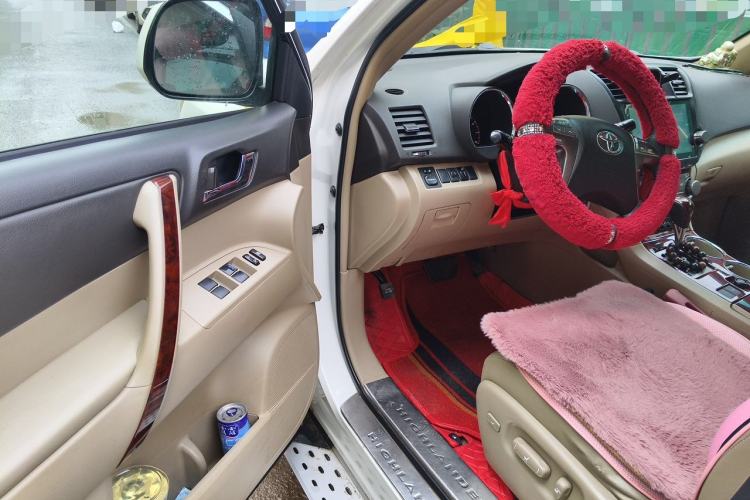 Used Toyota Highlander 2012 2.7L Two-Wheel Drive 7-Seater Luxury Edition Driver Seat