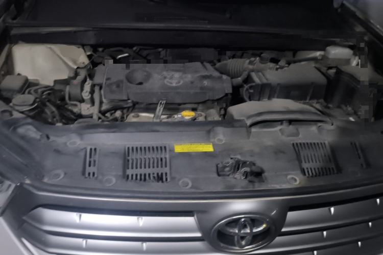 Used Toyota Highlander 2012 2.7L Two-Wheel Drive 7-Seater Luxury Edition Engine Bay