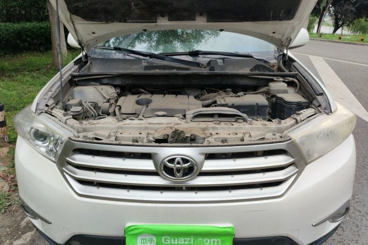 Used Toyota Highlander 2012 2.7L Two-Wheel Drive 7-Seater Luxury Edition Engine Bay